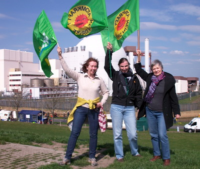 Wiebke, Ruth und Angelika in Brokdorf 2013